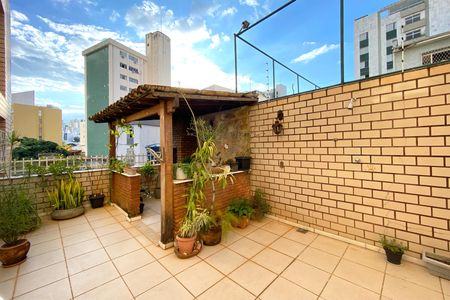 Apartamento à venda com 132m², 3 quartos e 2 vagasVaranda