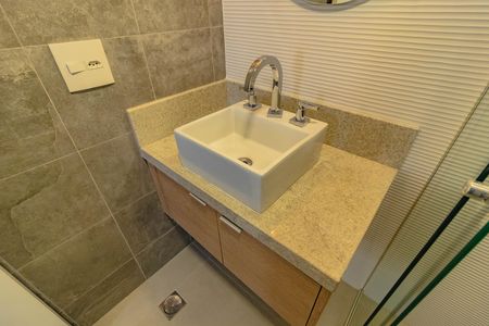 Apartamento à venda com 73m², 2 quartos e 1 vaga Apartamento à venda com 73m², 2 quartos e 1 vagaBanheiro social
