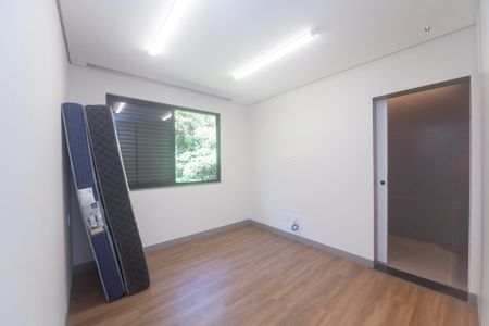Casa de condomínio à venda com 380m², 5 quartos e 10 vagas Casa de condomínio à venda com 380m², 5 quartos e 10 vagassuite 1