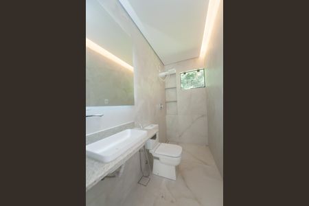 Casa de condomínio à venda com 380m², 5 quartos e 10 vagas Casa de condomínio à venda com 380m², 5 quartos e 10 vagasBanheiro Social