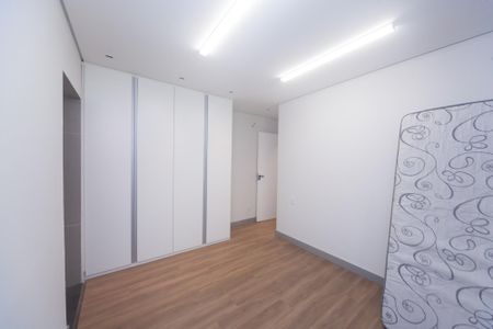 Casa de condomínio à venda com 380m², 5 quartos e 10 vagas Casa de condomínio à venda com 380m², 5 quartos e 10 vagassuite 1