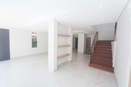 Casa de condomínio à venda com 380m², 5 quartos e 10 vagas