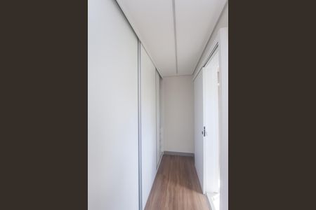 Casa de condomínio à venda com 380m², 5 quartos e 10 vagas Casa de condomínio à venda com 380m², 5 quartos e 10 vagasCloset da suíte 3
