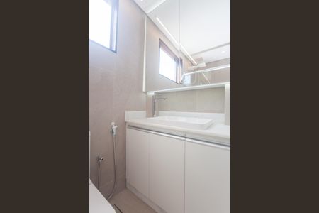 Casa de condomínio à venda com 380m², 5 quartos e 10 vagas Casa de condomínio à venda com 380m², 5 quartos e 10 vagasbanheiro suite 3