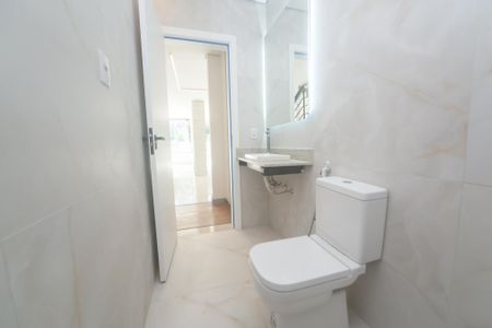 Casa de condomínio à venda com 380m², 5 quartos e 10 vagas Casa de condomínio à venda com 380m², 5 quartos e 10 vagasBanheiro Social