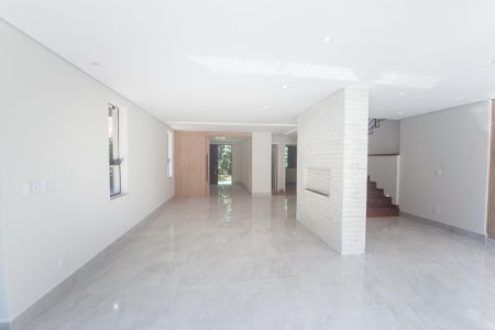 sala de casa de condomínio à venda com 5 quartos, 380m² em Retiro do Chale, Brumadinho