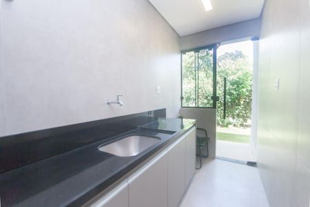 Casa de condomínio à venda com 380m², 5 quartos e 10 vagas Casa de condomínio à venda com 380m², 5 quartos e 10 vagasÁrea de Serviço