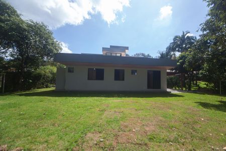 Casa de condomínio à venda com 380m², 5 quartos e 10 vagas Casa de condomínio à venda com 380m², 5 quartos e 10 vagasQuintal / riacho