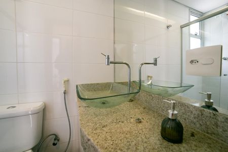Apartamento para alugar com 60m², 2 quartos e 2 vagasBanheiro Social 2