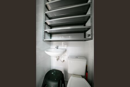 Apartamento para alugar com 60m², 2 quartos e 2 vagasBanheiro de serviço