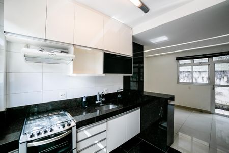 Apartamento para alugar com 60m², 2 quartos e 2 vagasCozinha