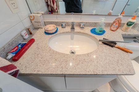 Apartamento à venda com 59m², 2 quartos e 1 vagaBanheiro da Suíte 1