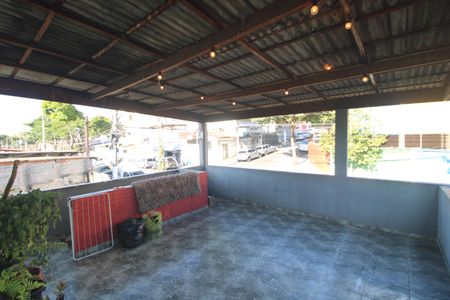 Casa para alugar com 110m², 2 quartos e 1 vagaVaranda frente da casa