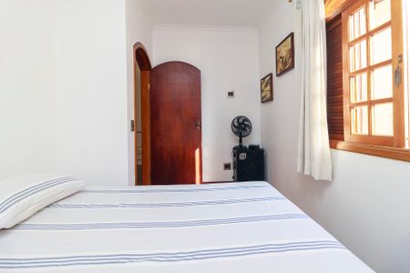 Casa à venda com 226m², 3 quartos e 3 vagas Casa à venda com 226m², 3 quartos e 3 vagasQuarto 2