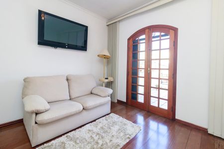 Casa à venda com 226m², 3 quartos e 3 vagas Casa à venda com 226m², 3 quartos e 3 vagasSuíte