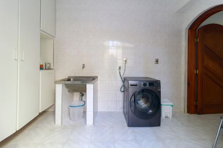 Casa à venda com 226m², 3 quartos e 3 vagas Casa à venda com 226m², 3 quartos e 3 vagasÁrea de Serviço