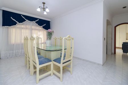 Casa à venda com 226m², 3 quartos e 3 vagas Casa à venda com 226m², 3 quartos e 3 vagasSala de Jantar