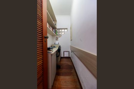 Casa à venda com 226m², 3 quartos e 3 vagas Casa à venda com 226m², 3 quartos e 3 vagasEscritório