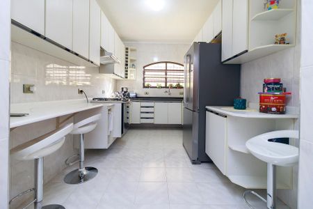 Casa à venda com 226m², 3 quartos e 3 vagas Casa à venda com 226m², 3 quartos e 3 vagasCozinha