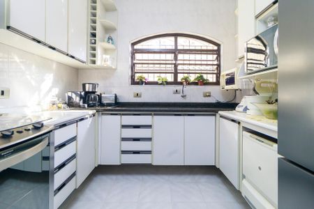 Casa à venda com 226m², 3 quartos e 3 vagas Casa à venda com 226m², 3 quartos e 3 vagasCozinha