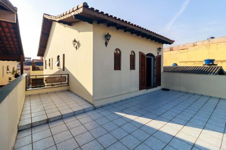 Casa à venda com 226m², 3 quartos e 3 vagas Casa à venda com 226m², 3 quartos e 3 vagasSuíte - Terraço