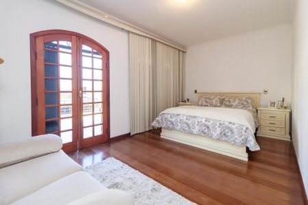 Casa à venda com 226m², 3 quartos e 3 vagas Casa à venda com 226m², 3 quartos e 3 vagasSuíte