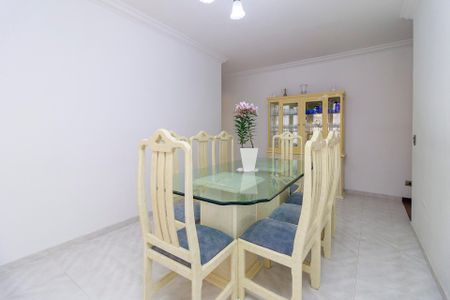 Casa à venda com 226m², 3 quartos e 3 vagas Casa à venda com 226m², 3 quartos e 3 vagasSala de Jantar