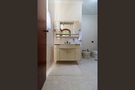 Casa à venda com 226m², 3 quartos e 3 vagas Casa à venda com 226m², 3 quartos e 3 vagasSuíte - Banheiro