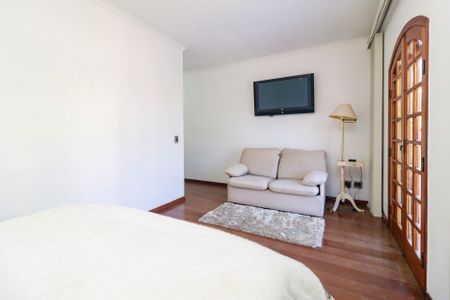 Casa à venda com 226m², 3 quartos e 3 vagas Casa à venda com 226m², 3 quartos e 3 vagasSuíte