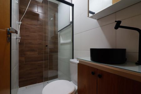 Banheiro de casa de condomínio para alugar com 1 quarto, 30m² em Penha de França, São Paulo