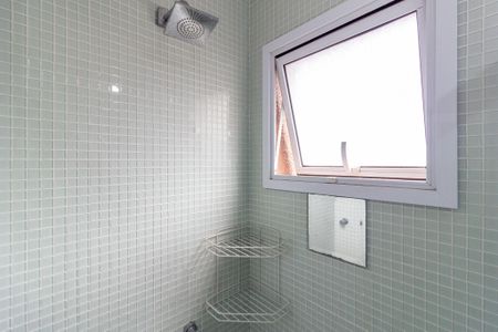 Banheiro de kitnet/studio para alugar com 1 quarto, 33m² em Pinheiros, São Paulo