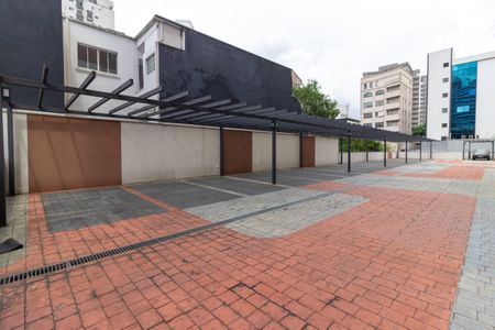 Studio para alugar com 33m², 1 quarto e 1 vaga Studio para alugar com 33m², 1 quarto e 1 vagaÁrea comum - Estacionamento