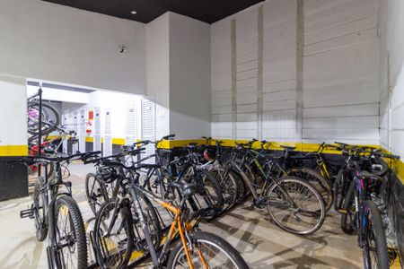 Studio para alugar com 33m², 1 quarto e 1 vaga Studio para alugar com 33m², 1 quarto e 1 vagaÁrea comum - Bicicletario