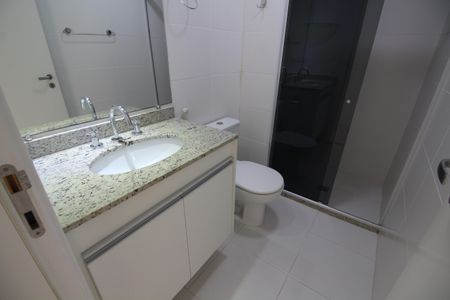 Apartamento à venda com 74m², 2 quartos e 1 vagaBanheiro Social