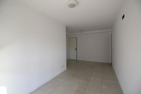 Apartamento à venda com 74m², 2 quartos e 1 vagaSala