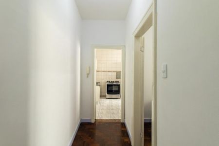 Corredor de apartamento para alugar com 1 quarto, 65m² em Centro, Curitiba