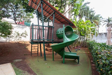 Apartamento à venda com 105m², 3 quartos e 2 vagasÁrea comum - Playground