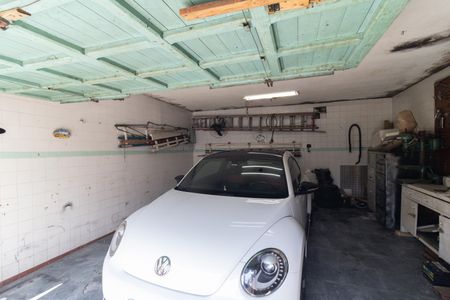 Garagem  de casa à venda com 4 quartos, 150m² em Vila Santo Estefano, São Paulo