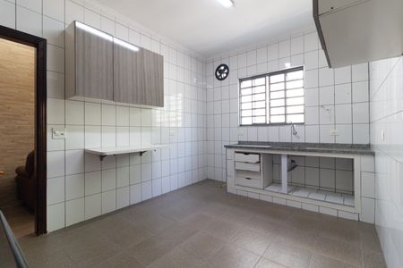 Cozinha  de casa à venda com 4 quartos, 150m² em Vila Santo Estefano, São Paulo