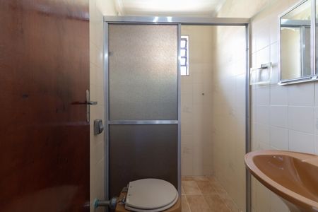 Banheiro Social 1 de casa à venda com 4 quartos, 150m² em Vila Santo Estefano, São Paulo