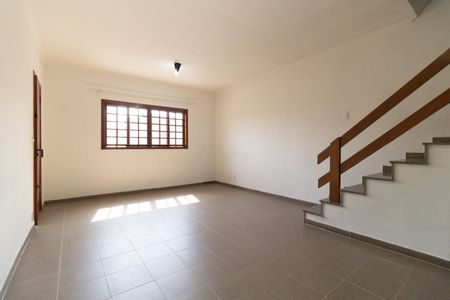Sala de casa para alugar com 4 quartos, 150m² em Vila Santo Estefano, São Paulo
