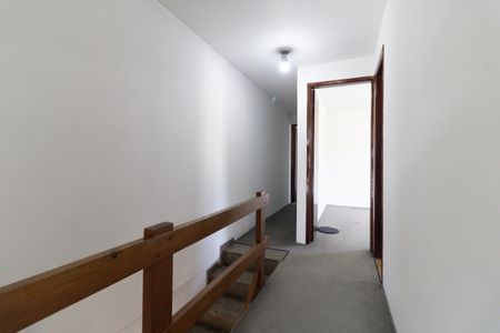 Corredor de casa para alugar com 4 quartos, 150m² em Vila Santo Estefano, São Paulo