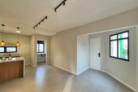 Sala de apartamento à venda com 2 quartos, 76m² em Cambuí, Campinas
