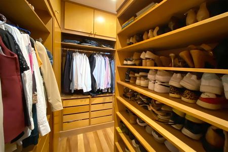 Apartamento à venda com 195m², 4 quartos e 4 vagasCloset da suíte