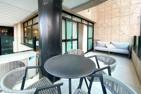 Apartamento à venda com 195m², 4 quartos e 4 vagasVaranda da Sala