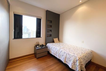Apartamento à venda com 195m², 4 quartos e 4 vagasQuarto 3