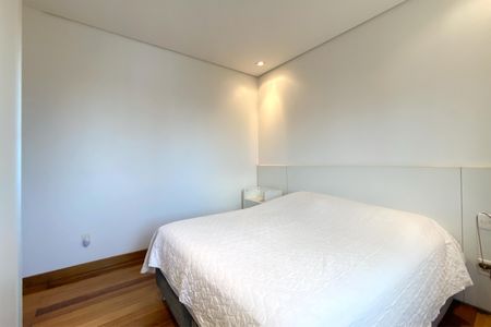 Apartamento à venda com 195m², 4 quartos e 4 vagasQuarto 2