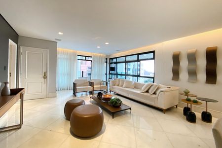 Apartamento à venda com 195m², 4 quartos e 4 vagasSala