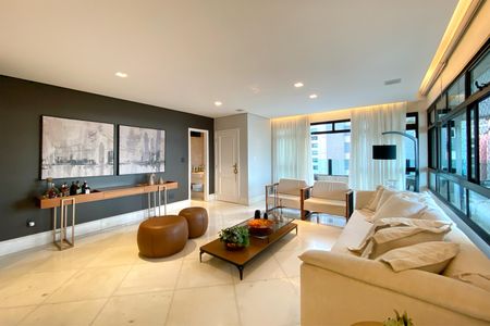 Apartamento à venda com 195m², 4 quartos e 4 vagasSala