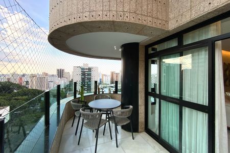 Apartamento à venda com 195m², 4 quartos e 4 vagasVaranda da Sala